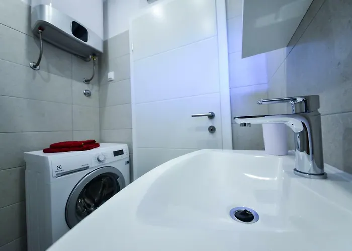 דירה Ab זאדאר