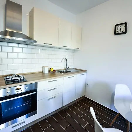 Ab Apartament *
