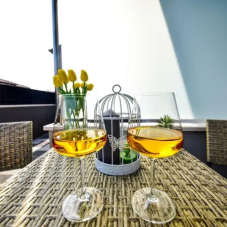 Апартаменти Ab *